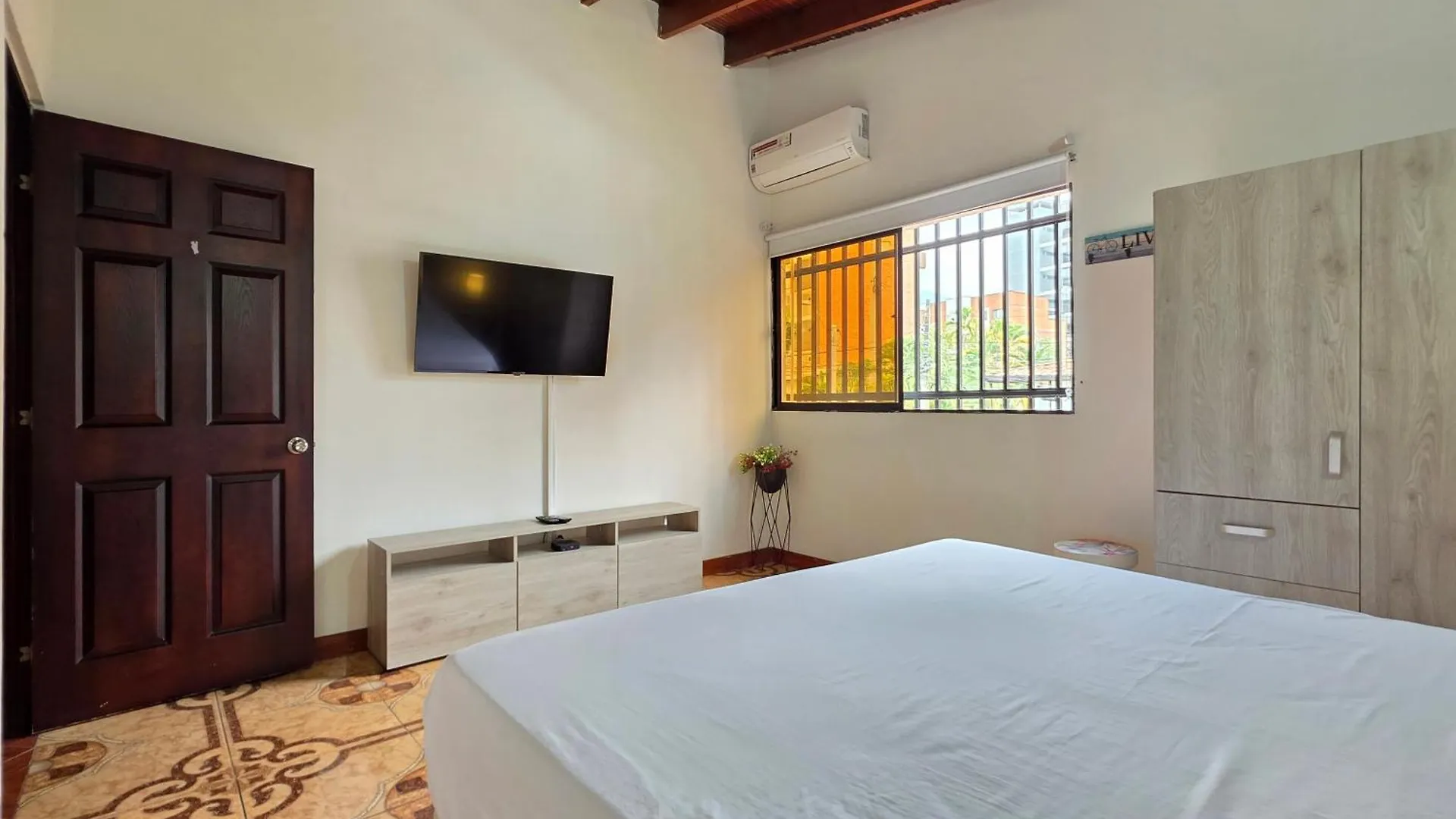 5Starhomes - Casa Privada Cerca Al Estadio Y La 70 Medellin Colombia