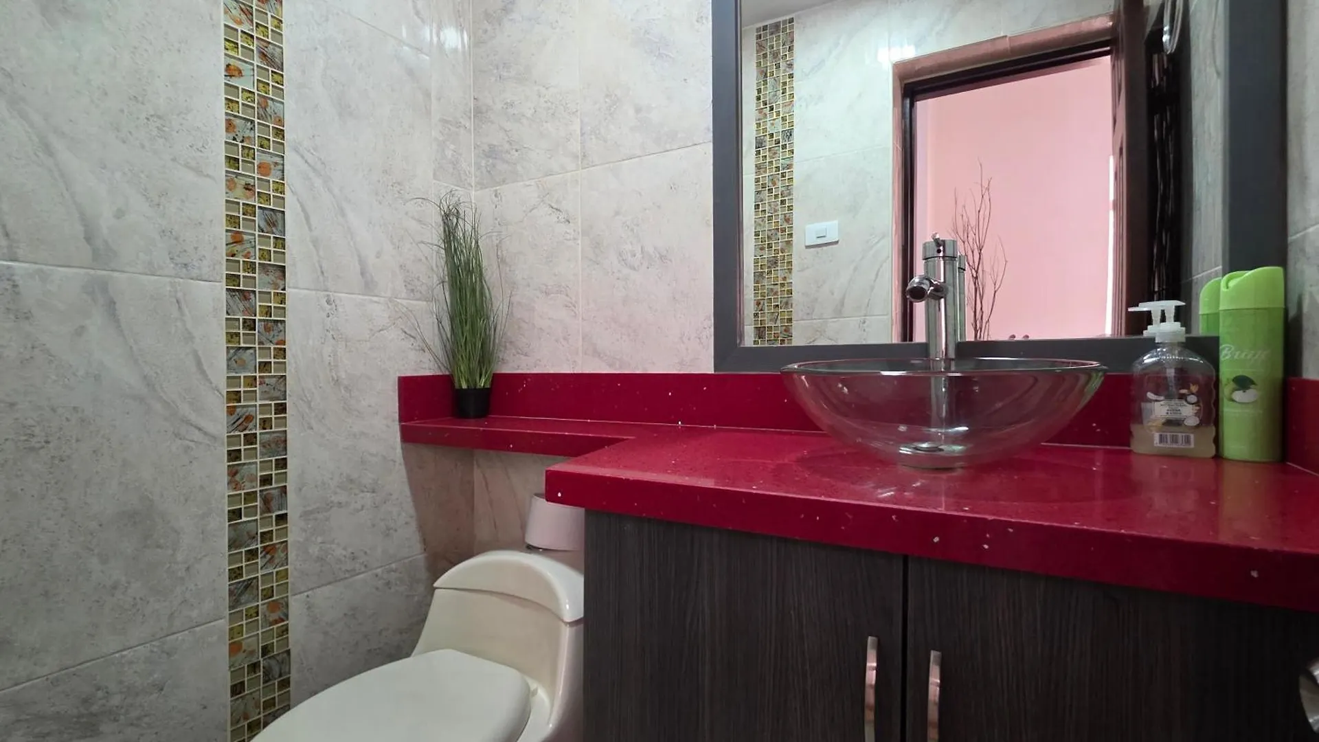 5Starhomes - Casa Privada Cerca Al Estadio Y La 70 Medellín 0*,